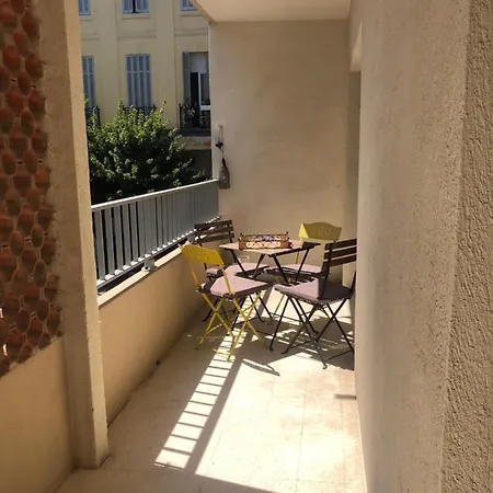 Apartment Residence Le Marly Hyeres